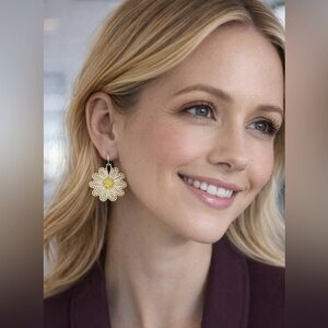 Dangling earrings floral daisy shape white yellow retro boho hippo 70’s 80’s Y2K